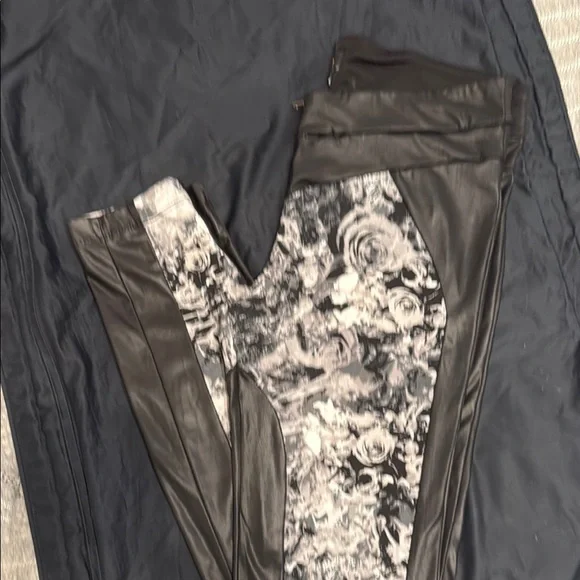 Bebe Black and Gray Kids Leggings - Picture 3 of 6